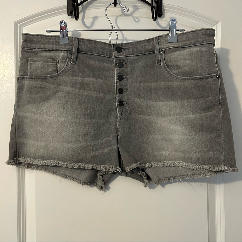 Torrid Forever 21 plus size gray power stretch shorts